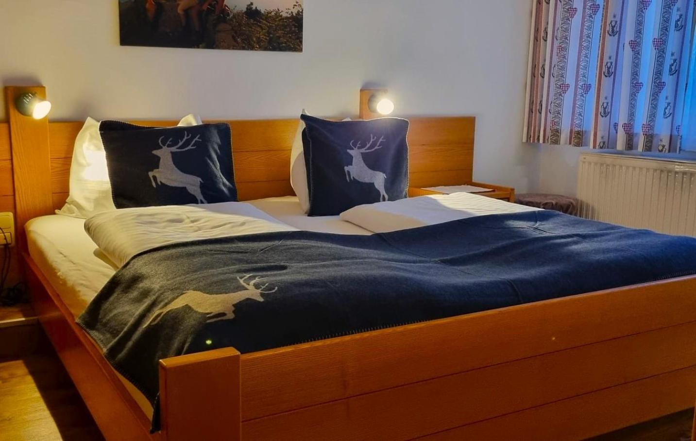 Hotel Baumgartnerhof Finkenstein am Faaker See Dış mekan fotoğraf